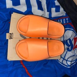 Used orange yeezy slide